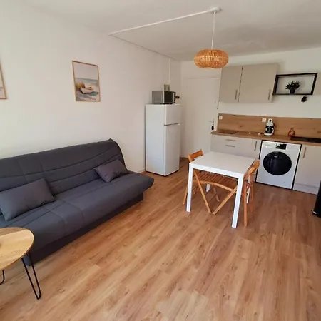 Refait A Neuf, Climatise, En Rez-de-jardin, A 30 Secondes De La Apartment Narbonne Plage