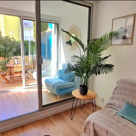 Appartement Refait A Neuf, Climatise, En Rez-de-jardin, A 30 Secondes De La Narbonne-Plage